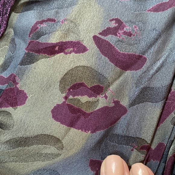 Jill Stuart 2010 Fall/Winter Show Patchwork Floral, Metallic, Kiss Lips Dress - Picture 9 of 9